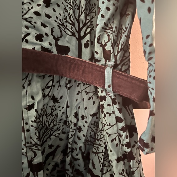 Hell Bunny Vixen plus 2XL green light velvet swing dress. 3/4 sleeves belt - Picture 6 of 14